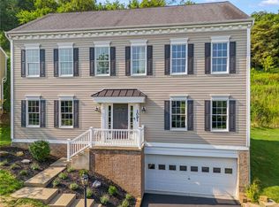 1091 Woodlawn Dr, Canonsburg, PA 15317