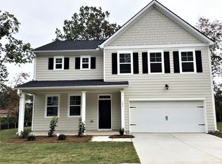 195 Lindridge Dr, Lilburn, GA 30047