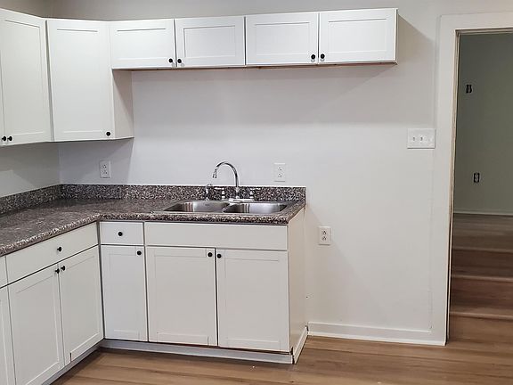 2nd image of 4815 Pauline Dr