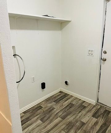 5th image of 915 Elwood Ct
