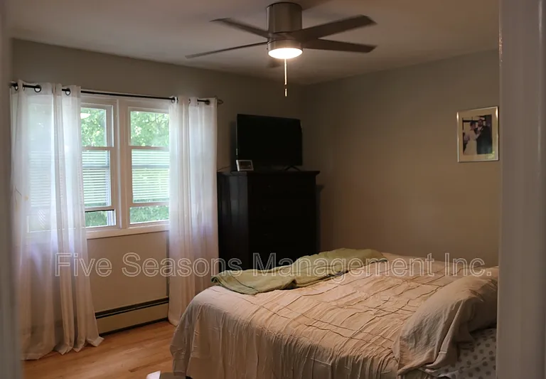 70 Pleasant Ave — Photo 36