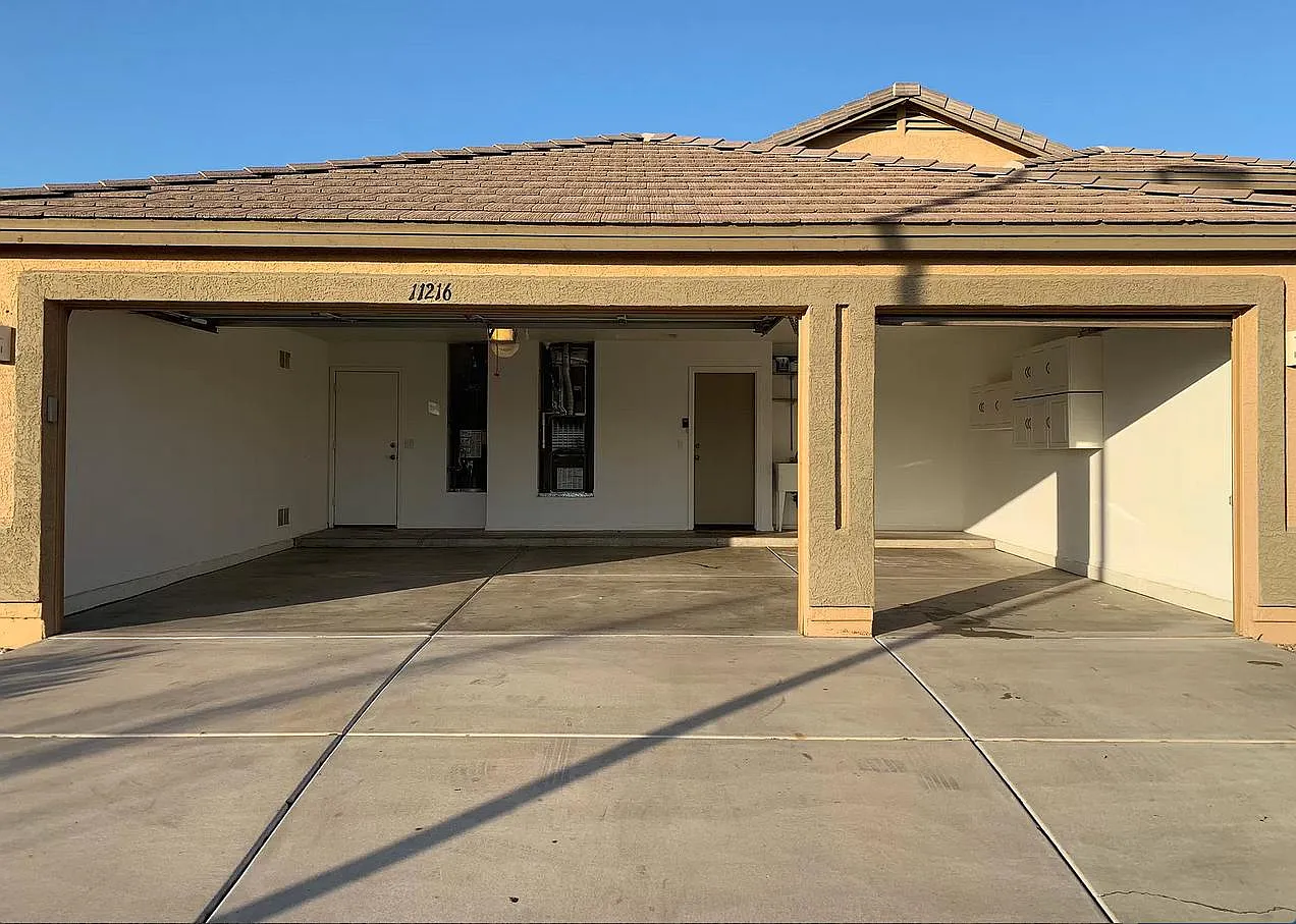 4 bed, 1869 sqft, $2,850 — Photo 2