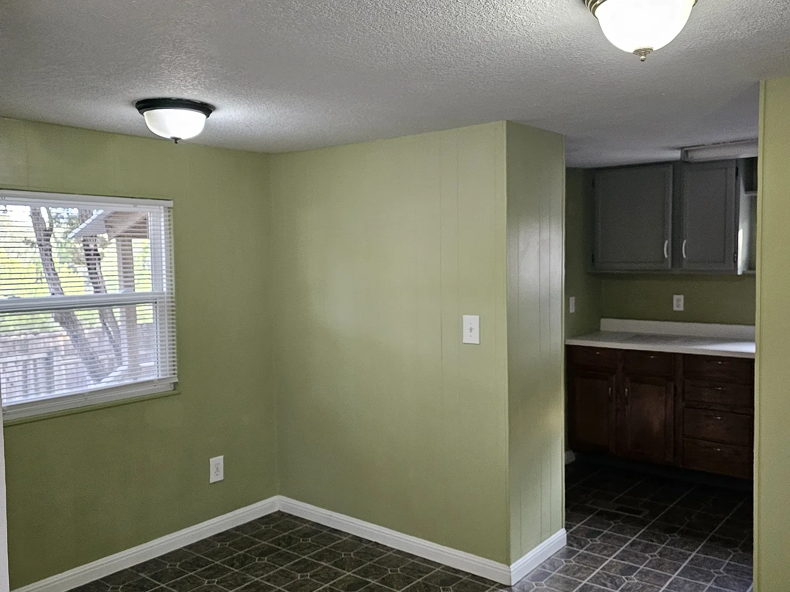 2 bed, 1.5 bath, 840 sqft, $1,400 — Photo 4