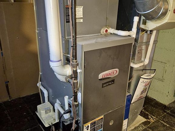 2nd image of 29561 Rosemont St