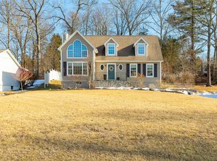 30 Edgewood Dr, Rhinebeck, NY 12572