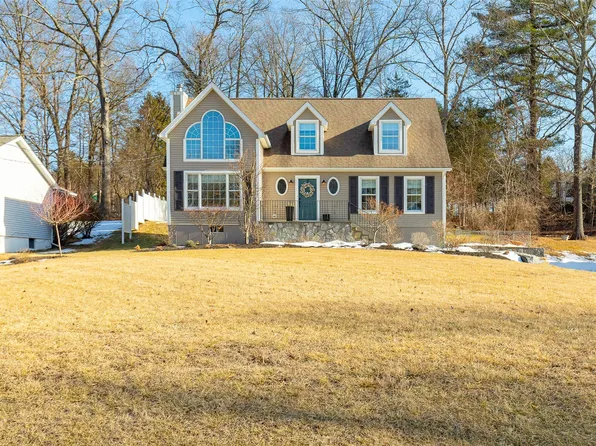 30 Edgewood Drive, Rhinebeck, NY 12572