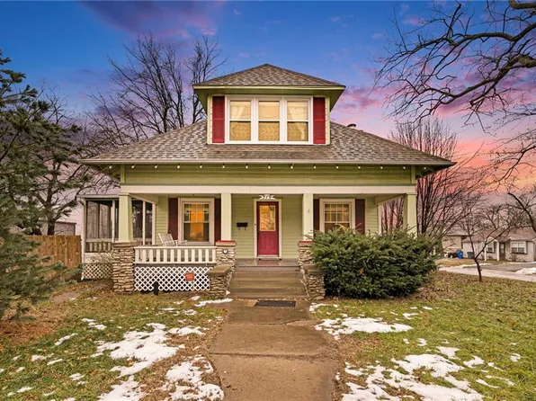 319 W Cedar St, Olathe, KS 66061