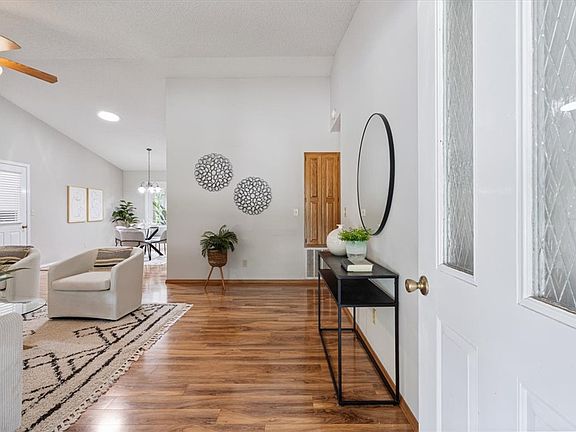 4th image of 5 Adams Ln