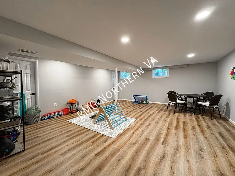 404 Onondio Cir SE — Photo 34