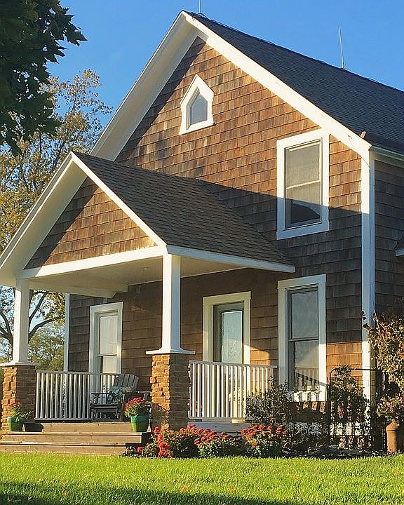 1484 Sq. Ft. Country Home