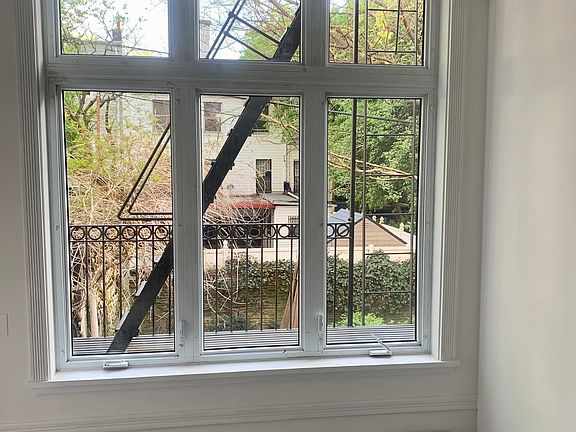 3rd image of 320 22nd St #2