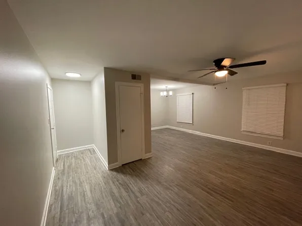 2821 E Bleeker Sq #H, Winston Salem, NC 27106