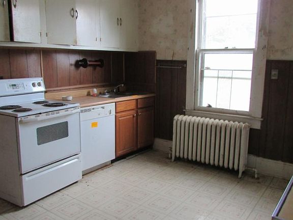 5th image of 408 Craig St NW