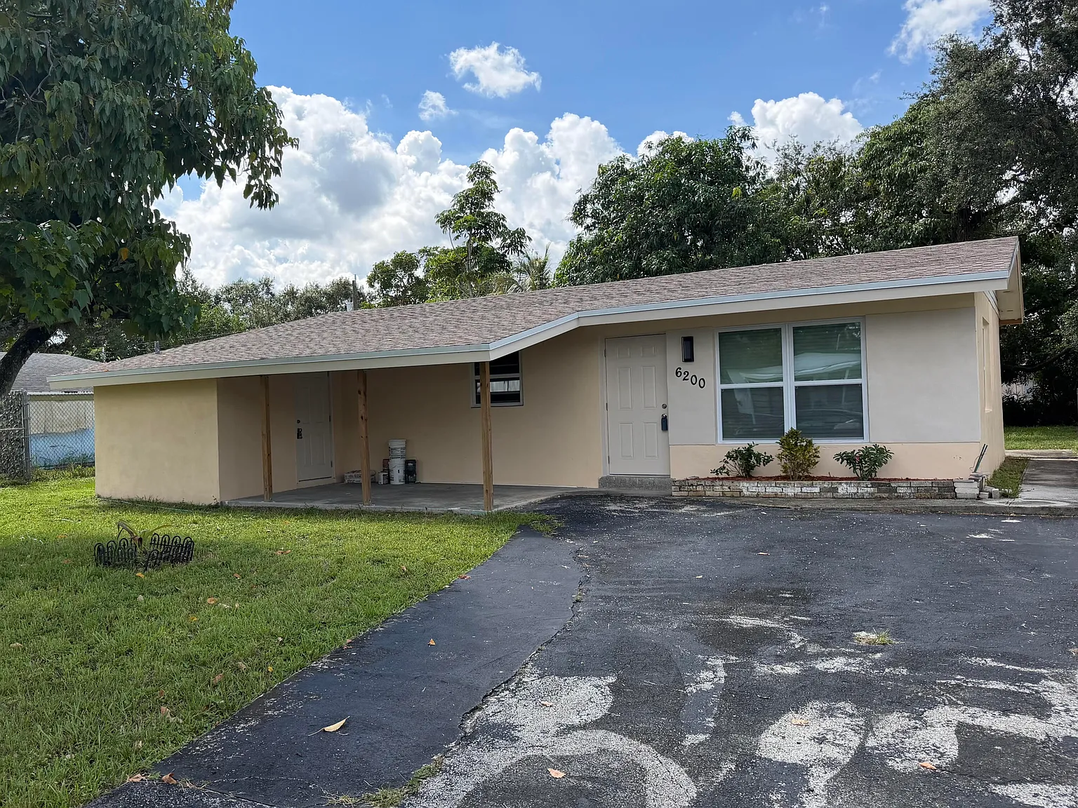 3 bed, 3.0 bath, 1198 sqft, $3,500 — Photo 2