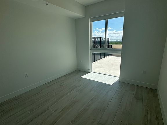 5th image of 602 E Dania Beach Blvd #523