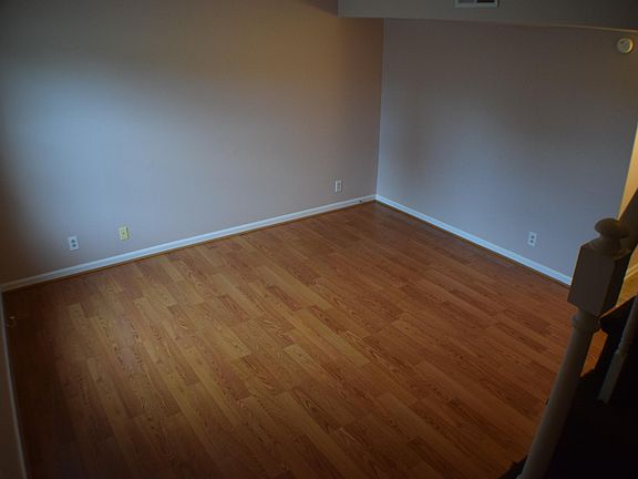 2nd image of 109 Creekside Ct #109