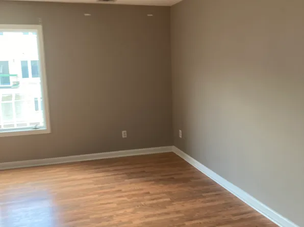 219 S Broad St #215, Meriden, CT 06450