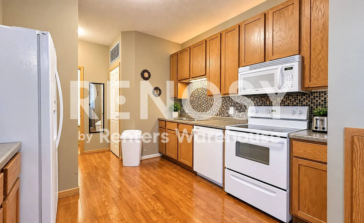 3 Bed / 1.5 Bath Townhome in Hudson — Photo 4