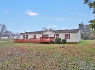 1355 Hazelwood Rd, Columbia, TN 38401