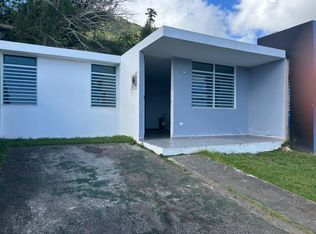 Urb Vistas De Montecielo Calle Los Lirios N #4, Barranquitas, PR 00794