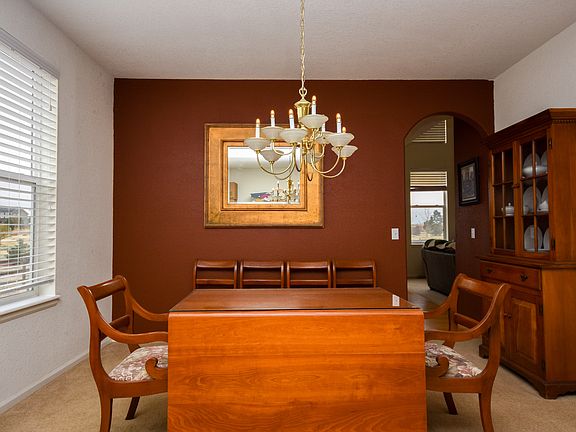 3rd image of 500 Antelope Dr W