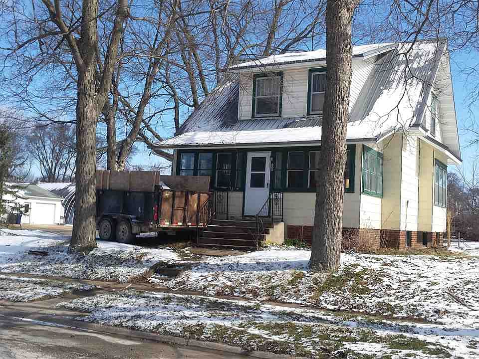 1st image of 800 4th St