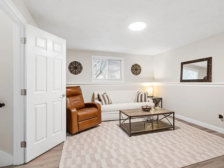 1820 N Burl Ln — Photo 23
