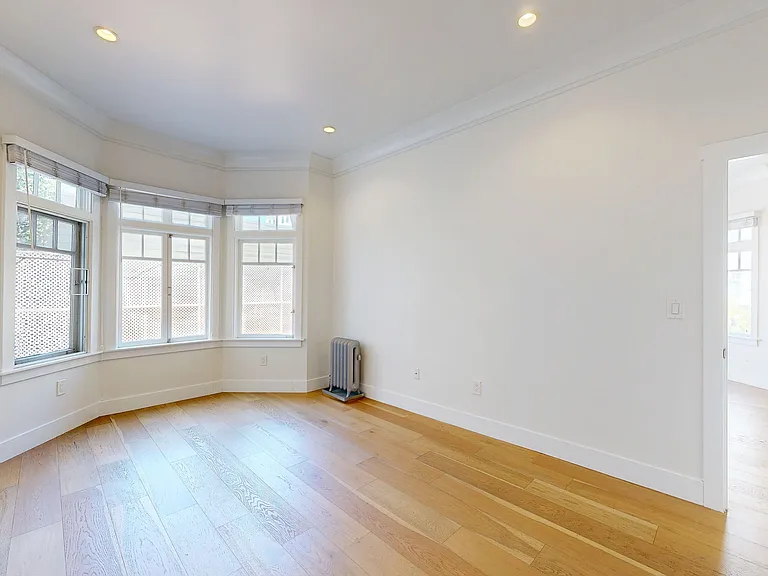 1305 Lombard St #1 — Photo 12