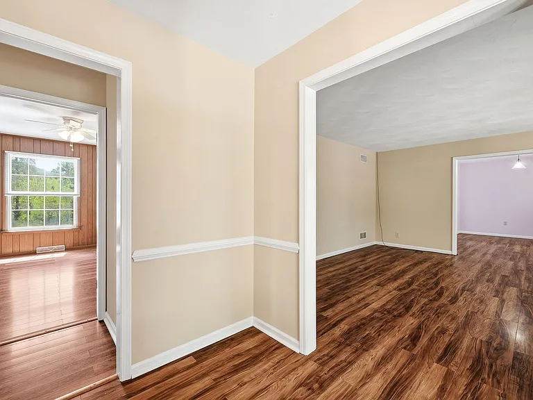 5757 Heards Mountain Rd — Photo 3