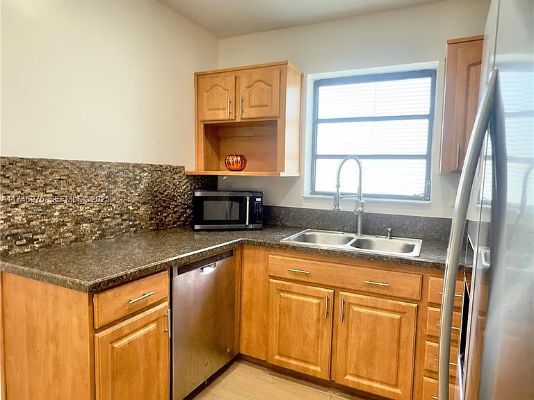 7672 Plantation Blvd — Photo 5