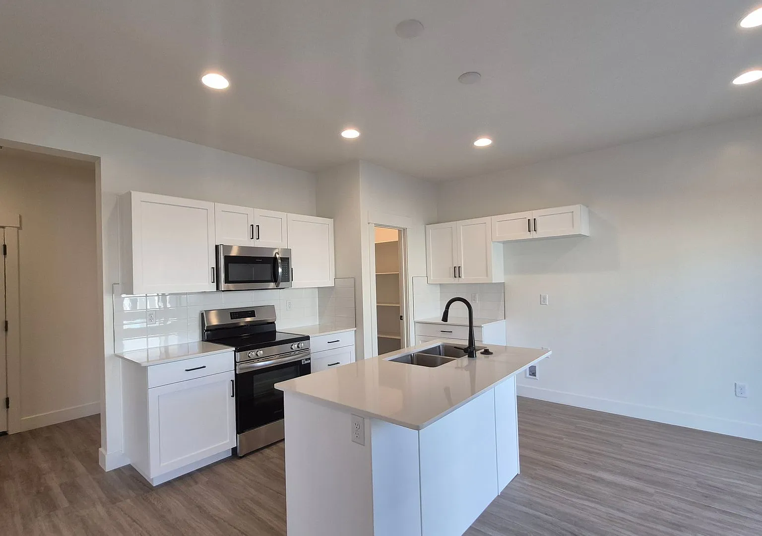Brand New Townhome for Rent — Photo 2
