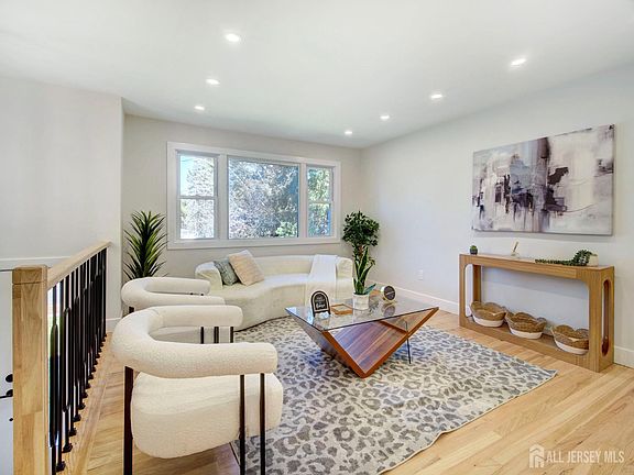 4th image of 314 8th St