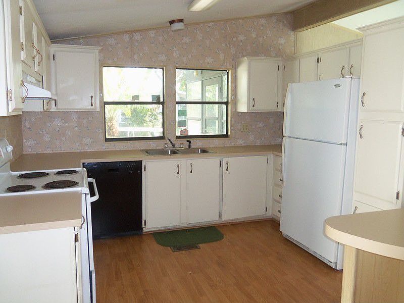2nd image of 2524 Brynwood Dr