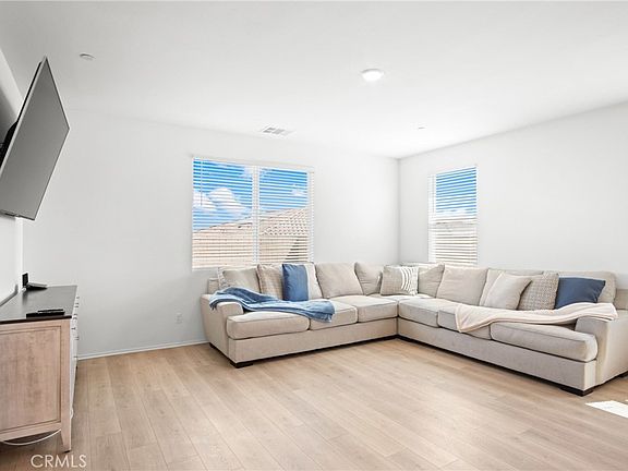 2nd image of 11952 Olivine Rd