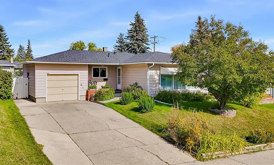 1st image of 704 S 75th Ave SW