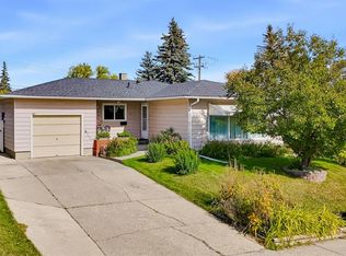 704 S 75th Ave SW, Calgary, AB T2V 0S3
