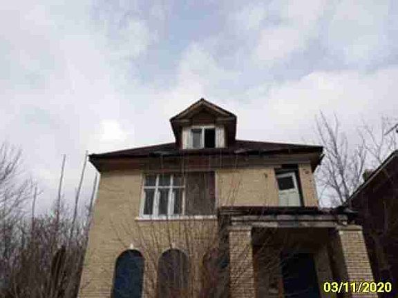 2688 Elmhurst