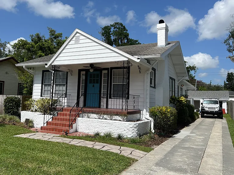 1013 South Blvd — Photo 2