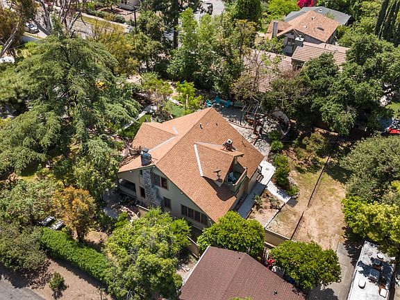 4th image of 2821 Glenrose Ave