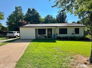 109 Dogwood St, Leland, MS 38756