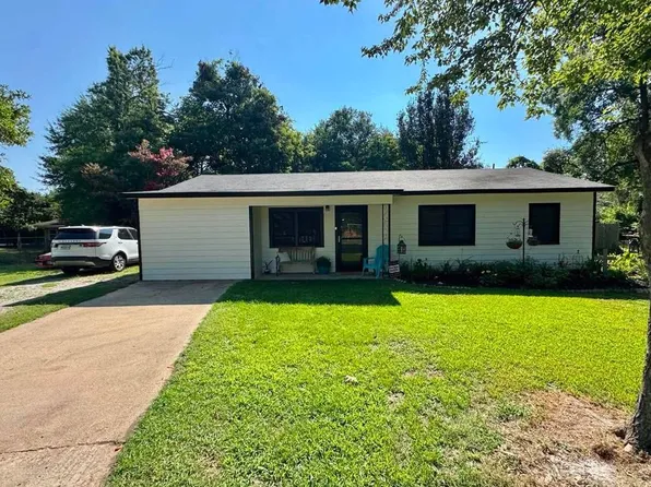 109 Dogwood St, Leland, MS 38756