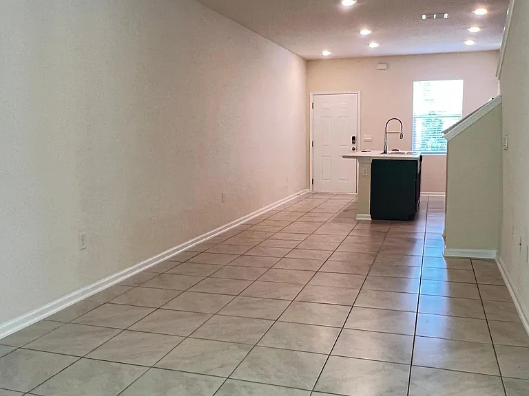 944 Rotary Rd — Photo 8