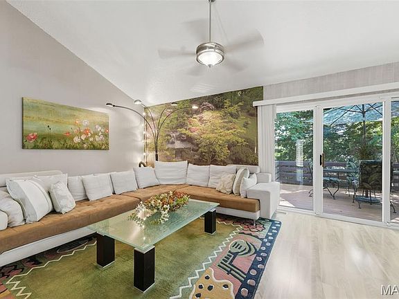4th image of 12160 Oakwilde Ct