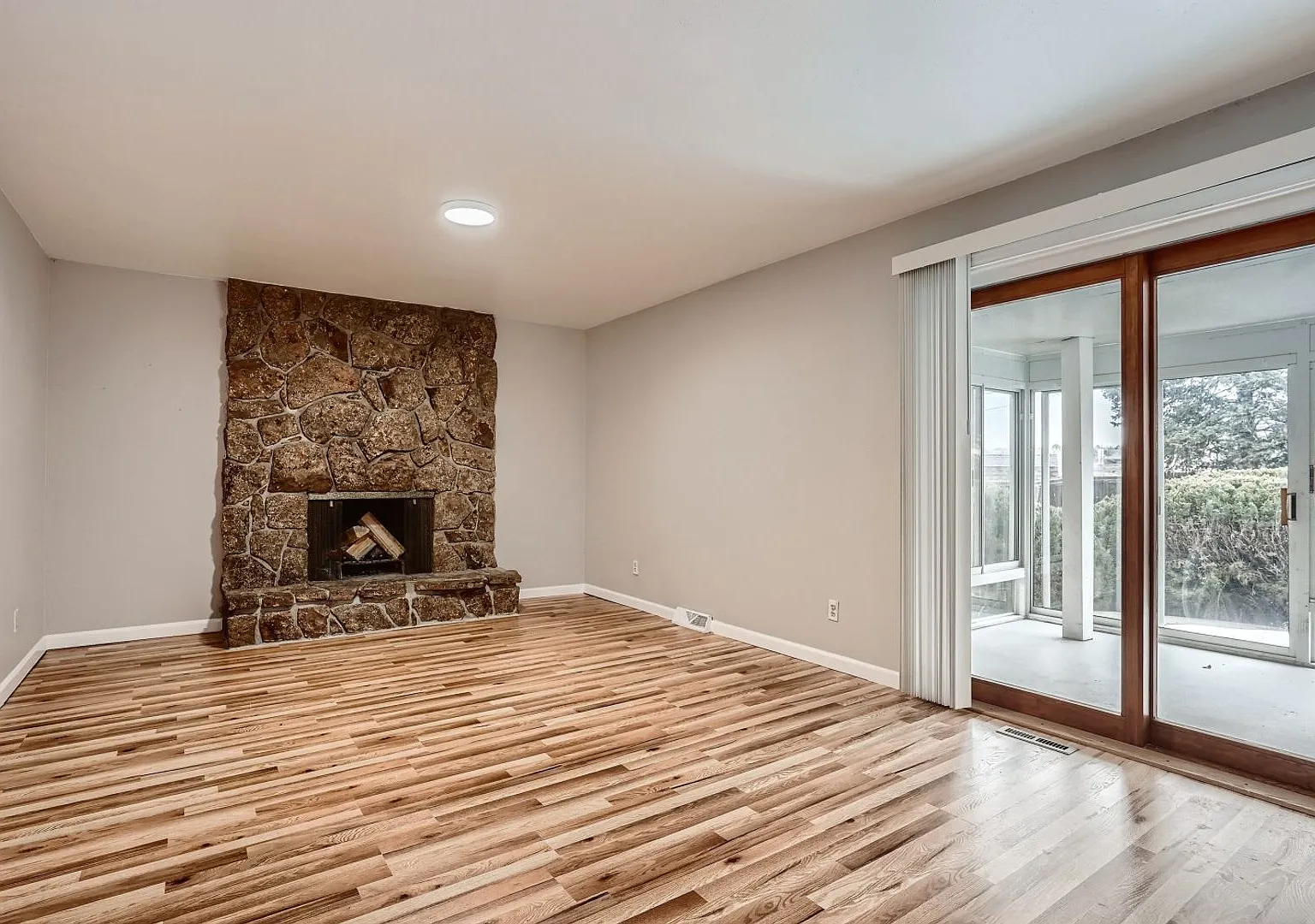4 Weeks Free Rent & Free 55" Tv If Moved In By 8/31! Spacious 4bd/3ba Home With A/C, Large Yard, ... — Photo 4