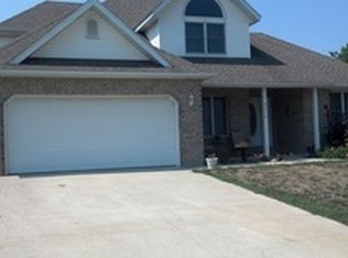 2212 Cherry Blossom Cir, Lebanon, MO 65536