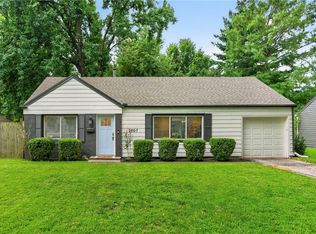 2507 W 77th St, Prairie Village, KS 66208