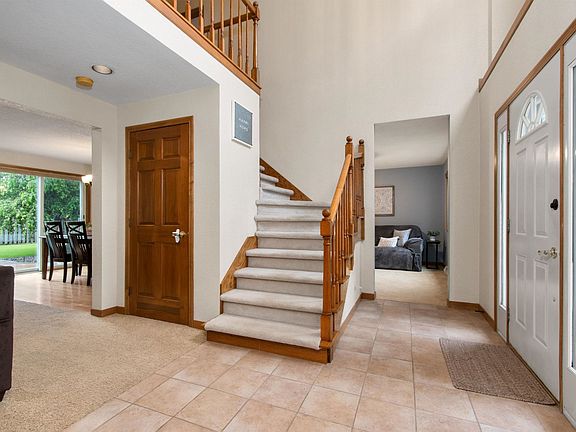 3rd image of 801 Manchester Ct