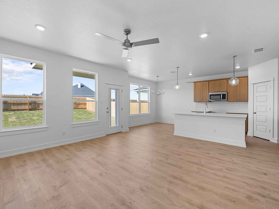 2nd image of 2222 Healy Dr