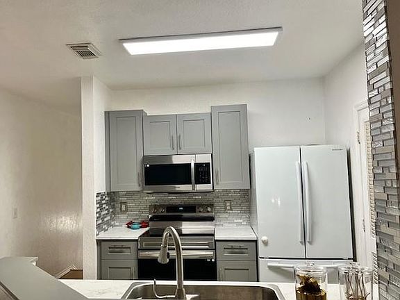 3rd image of 903 Belmont Place #903