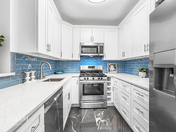 3rd image of 1496 Bedford Ave APT 1D